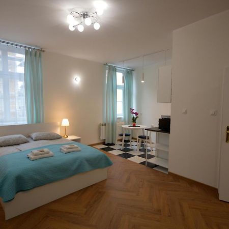 Royal Castle Apartments Красков Екстериор снимка